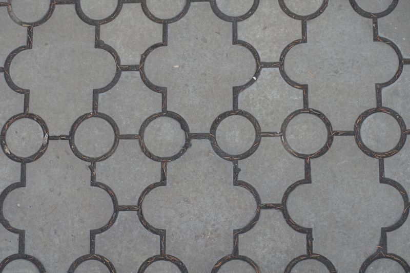 Interlocking Pavers Vs. Poured Concrete For Commercial Properties